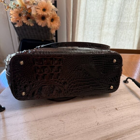 Black Shoulder Bag with Gold Hardware | Designer Inspired - Picture 8 of 16